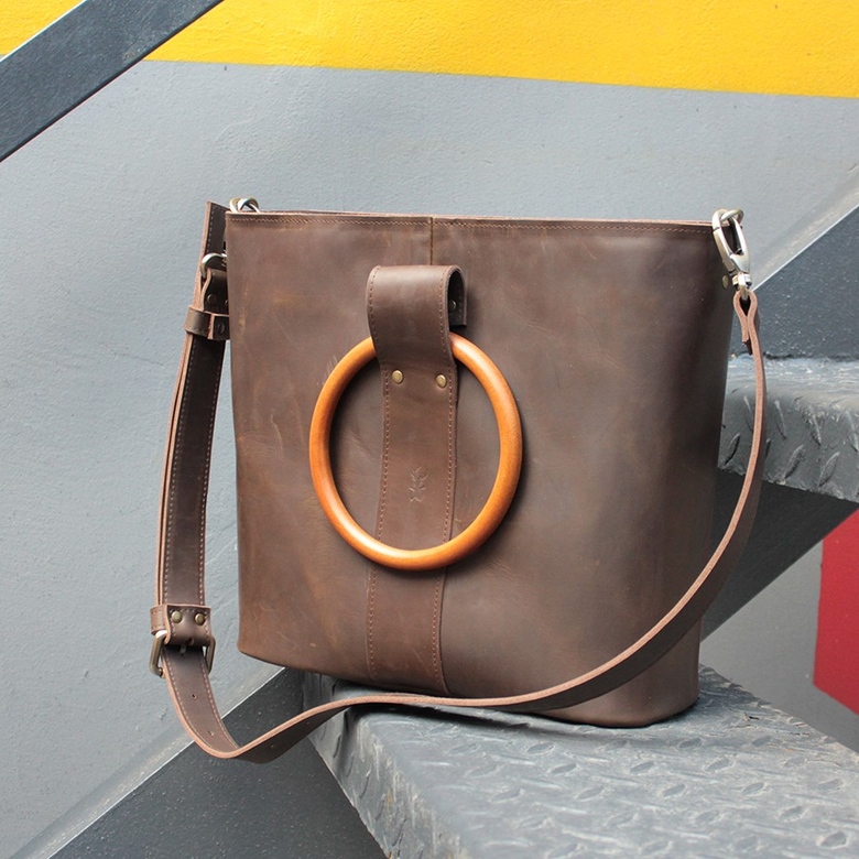 Charlotte "Коричневый крейзи хорс"