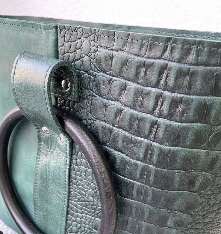 Charlotte mini "Крейзи хорс малахит и изумрудная рептилия"