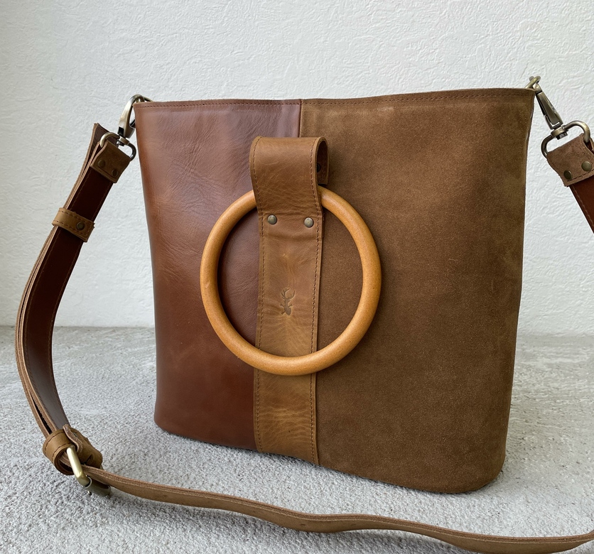 Charlotte "Фундук и коричневая замша"