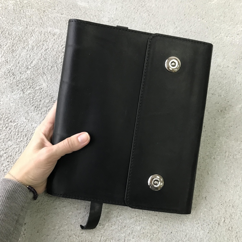 Блокнот А5 - Чёрный крейзи хорс