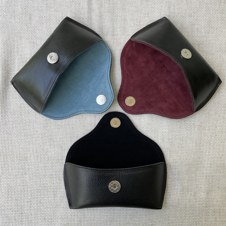 Очечник чёрный гладкий