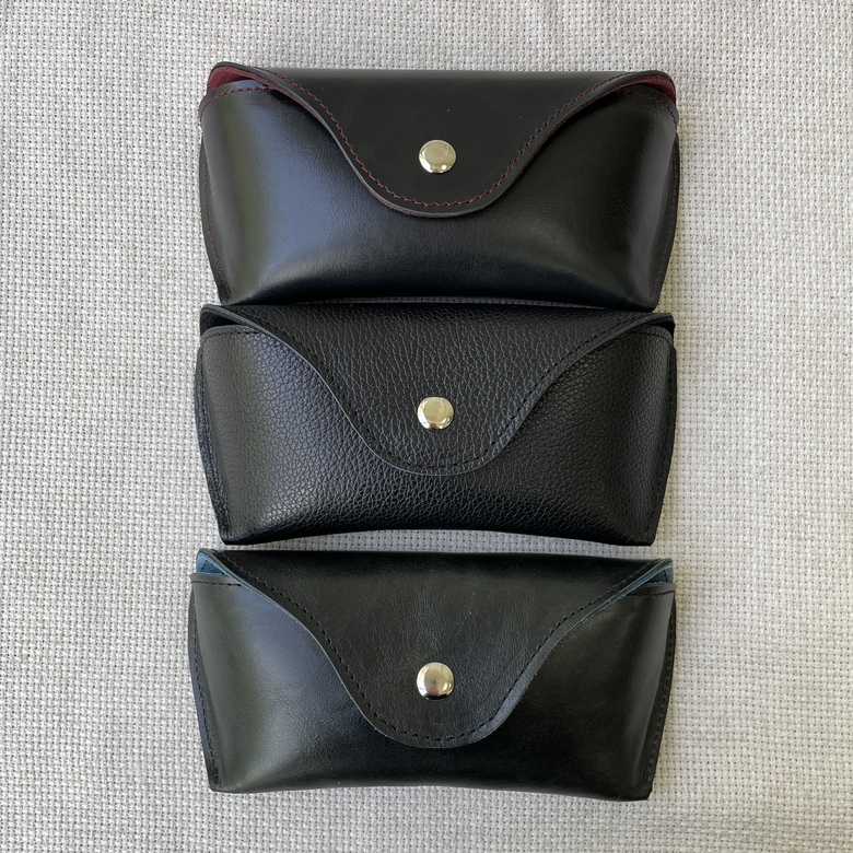 Очечник чёрный гладкий