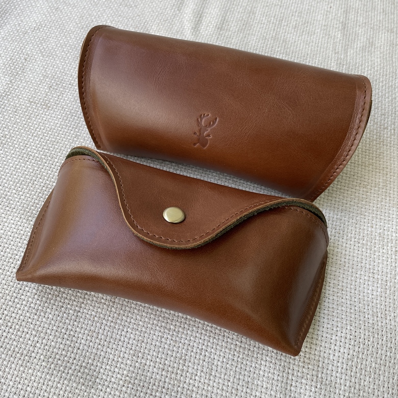 Очечник фундук гладкий