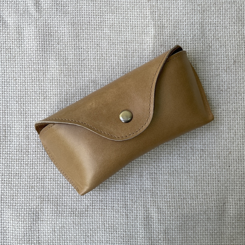 Очечник крем-брюле гладкий