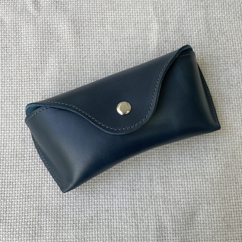 Очечник синий гладкий