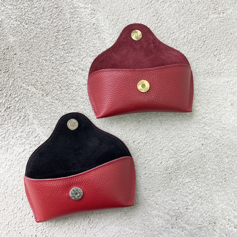 Очечник красный фактурный