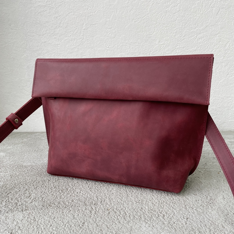 Celine - малиновый крейзи хорс