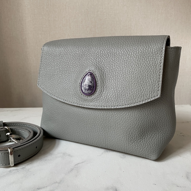 Fibi - Серая фактурная с природным лепидолитом