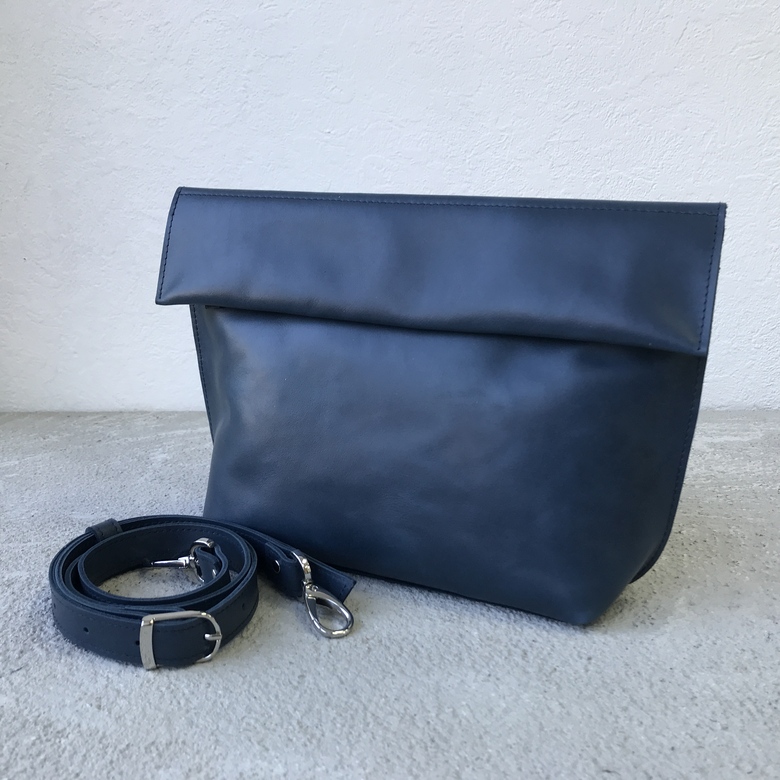 Celine - синяя гладкая