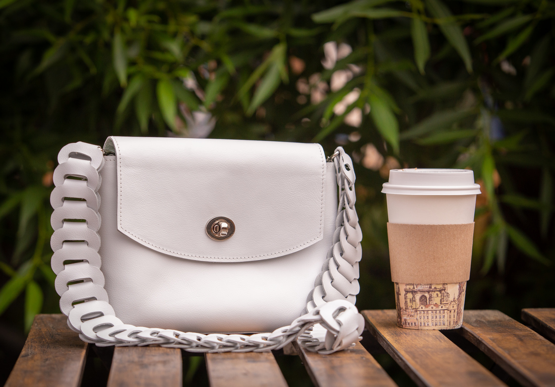 Fibi увеличенная - Белая